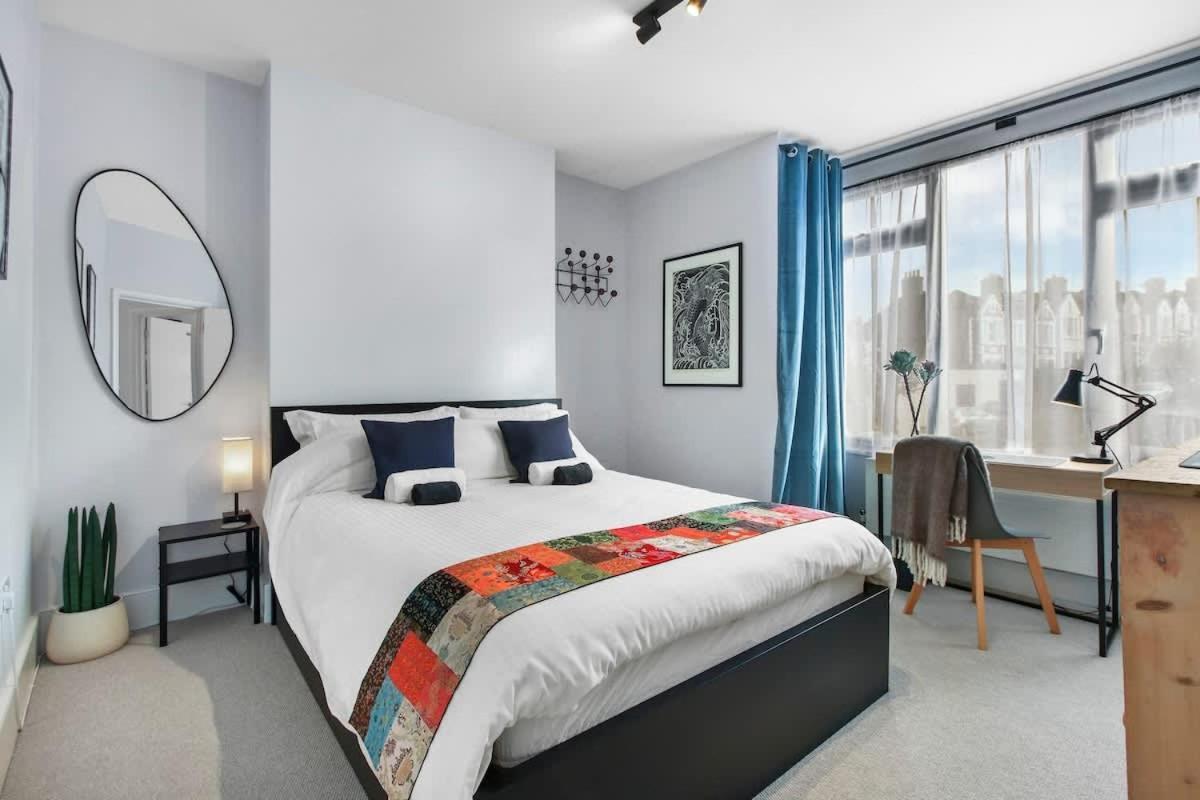 Modern Double Bedroom In City Apartment Room 1 Londýn Exteriér fotografie